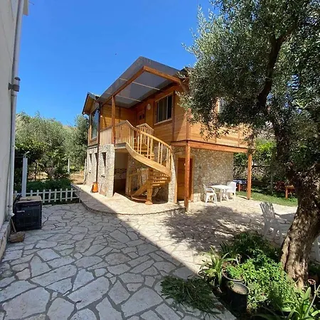 Irini's Garden Qeparo