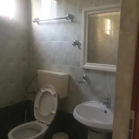 Gasthof Irini's Garden Qeparo