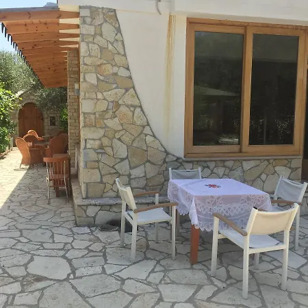 Pensión Irini's Garden